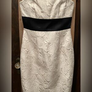 Vintage Kay Unger White Strapless Cocktail Dress w/ Black Bow; great cond , sz 4